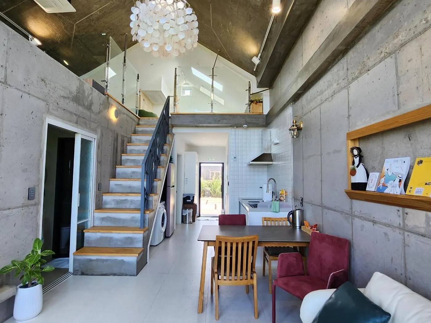 Dalthor Pension Jeju Holiday home